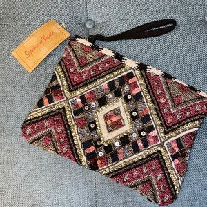 Beaded zipper clutch